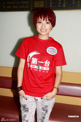 幻灯图：群星化身职安健大使 钟舒漫笑言心境像小孩