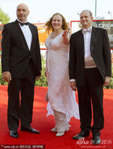 高清图：《沉默的灵魂》首映 尤利娅尤里热吻抢镜