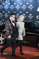 独家高清：GD获年度时尚大奖 李钟硕等亮相红毯