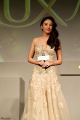 组图：张雨绮梦幻礼服亮相 身姿优雅雍容华贵