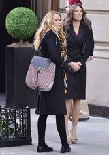 高清组图：布莱克-莱弗利现身《绯闻女孩》片场