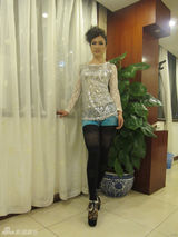 组图：芙蓉姐姐黑丝装嫩 小腿微凸自称相当性感