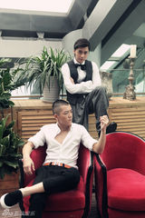 组图：李易峰王栎鑫兄弟写真 质感展潮男魅力