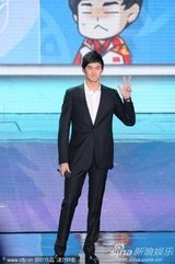 组图：孙杨金鹰节秀歌喉唱《泳动》卖萌不断