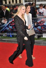 组图：艾玛-斯通性感亮相《超凡蜘蛛侠》伦敦首映