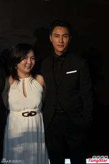 组图：陈坤黑衣亮相时尚帅气 积极推动年轻导演