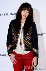 组图：林秀晶改走休闲风 高小英产后依然窈窕