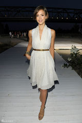 幻灯图集：杰西卡-阿尔芭白裙秀女人味 和伊万同台