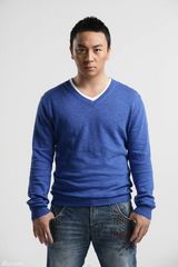 组图：释小龙阳光写真释放青春气息