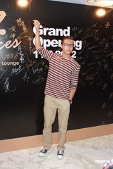 组图：张家辉成龙捧场杨受成 谢贤陈百祥夫妇到贺