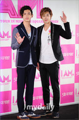 组图：韩国SM公司群星青春传记《I AM》发布会