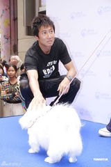 组图：洪天明婚后出席爱宠活动 呼吁勿吃狗肉