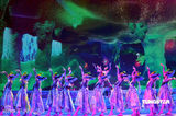 组图：《山水间》桂林公演 16名男旦成最大亮点