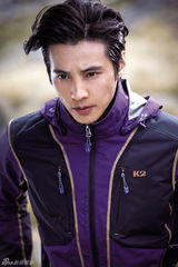 高清组图：元斌新西兰拍广告 再现《大叔》风采