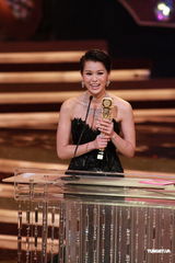 组图：胡杏儿获我最喜爱的电视女角色激动难抑