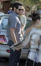 高清组图：杰西卡-阿尔芭全家简单过感恩节