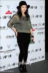 组图：韩星李孝利朴诗妍等出席首尔时装周活动