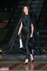 组图：晶刚压轴婚礼收官 宾客拎着回礼相继离场