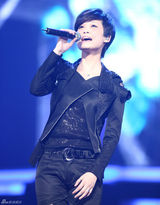 高清组图：新浪网络盛典李宇春现场劲歌热舞