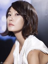 高清组图：韩星金善雅代言化妆品 秀粉嫩白皙肌肤