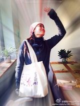 组图：吕颂贤引领素时尚 悟空手势引模仿