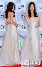 组图：宋慧乔李钟硕李准基等亮相电视颁奖礼