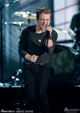 组图：乡村小正太亨特-海耶斯献唱 帅气依旧