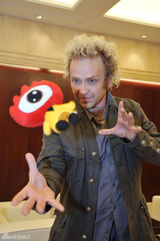 组图：哈拉利7月魔幻开SHOW 发布会“调戏”小浪人