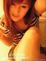 组图：张馨予成名前性感自拍照曝光 胸口刺纹身