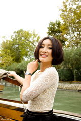 高清组图：秦海璐威尼斯风情大片 优雅娇媚迷人