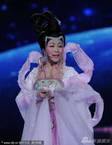 组图：央视春晚李玉刚献唱歌曲《嫦娥》