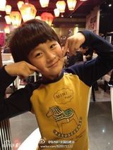 组图：张亮天天父子生活照温馨有爱