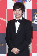 组图：KBS演艺大赏颁奖礼 郑恩智孙娜恩清纯亮相