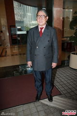 组图：郭晶晶产子 霍震霆接受采访心情大好