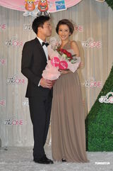 组图：谢婷婷安志杰甜蜜秀 对霆锋柏芝复合不表态