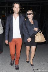 组图：辣妈凯特-温丝莱特登封面 气质典雅妩媚