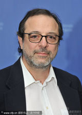 幻灯图：《蜜糖》柏林记者会 女主角透视装亮相