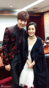 组图：春晚后台李敏镐与梁家辉郭采洁合影