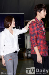 组图：探班音乐剧《人鬼情未了》 朱元IVY暧昧