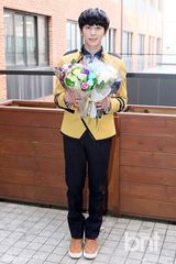 组图：Apink与BOYFRIEND等爱豆艺高毕业