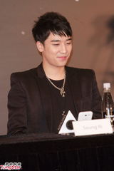 组图：BIGBANG赴港备战演唱会 中文问好透露新专辑