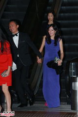 组图：晶刚压轴婚礼收官 宾客拎着回礼相继离场