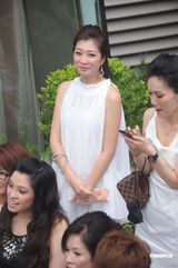 组图：六月李易完婚 李威林依晨担任伴郎伴娘