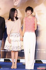 组图：杨采妮宣传《圣诞玫瑰》谈赵薇惺惺相惜