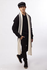 组图：赵文浩拍民国造型写真 化身鸭舌帽少年