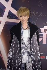 组图：众星出席新人盛典 周笔畅酷帅EXO压轴