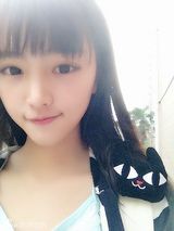 组图：武大女神微博走红 清新甜美运动风