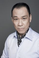 组图：“表情影帝”王学圻登封面 搞怪四连拍曝光