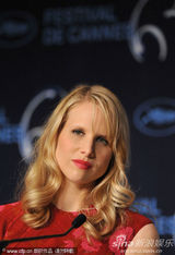 幻灯：《遭遇陌生人》发布会 伍迪乔什娜奥米热聊