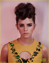 组图：艾玛沃特森演绎成熟美 蕾丝内衣性感魅惑